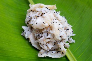 Tatlı yaban elmalı tatlı pilav..