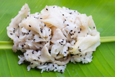 Tatlı yaban elmalı tatlı pilav..