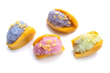 Jackfruit yapışkan pilavı. Tayland tatlısı