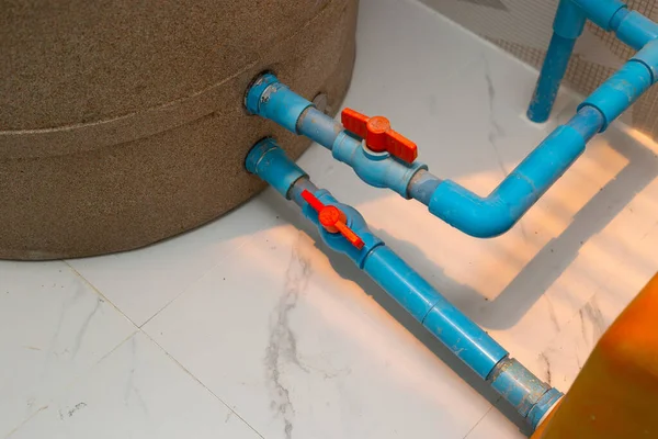 Wassertank Und Wasserpumpenhaussystem — Stockfoto