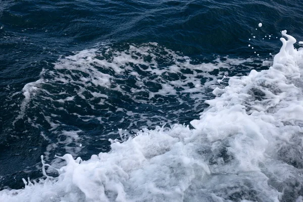 Blue Sea Waves White Foam Side Ship — Stock Photo, Image