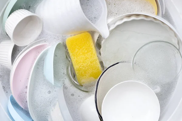 Nádobí Misky Vodě Bubliny Mycí Tekutiny Práce Kuchyni — Stock fotografie