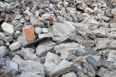 Yıkım üstüne yıkım.