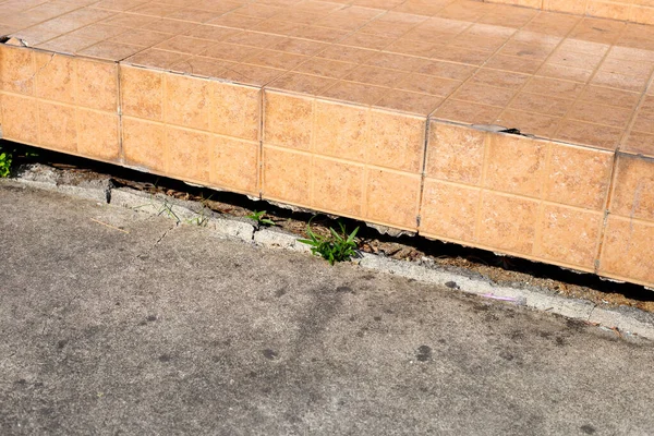 stock image Home building problem. Cracked concrete floor