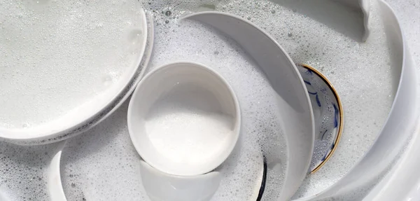 Посуд Миски Воді Бульбашки Посудомийної Рідини Кухонні Роботи — стокове фото