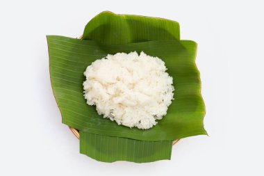 Beyaz arka planda yapışkan pirinç.