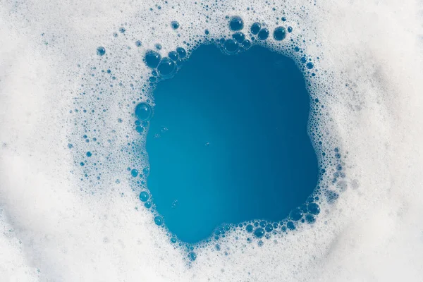 Bublina Čisticí Pěny Wate Modré Pozadí Mýdlo Sud — Stock fotografie