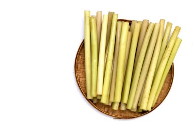 Lotus kökü beyaz arkaplanda.