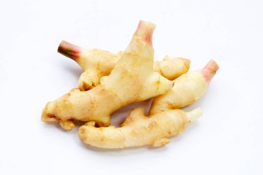 Beyaz arka planda genç kızıl.