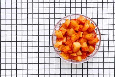 Daikon Kimchi. Lezzetli ve baharatlı.