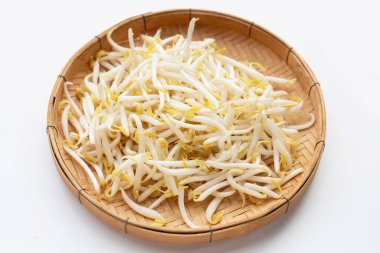 Beyaz Arkaplanda Fasulye Filizleri