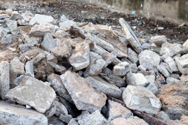 Yıkım üstüne yıkım.