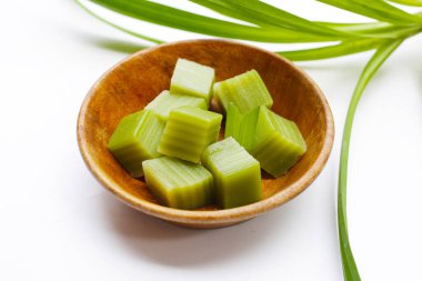 Buharda pişmiş pandan pastası. Tayland Tatlıları.