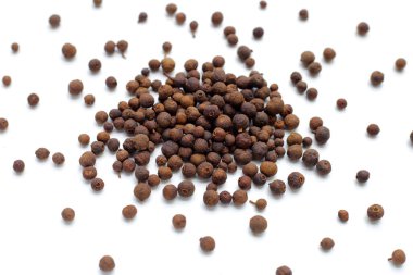 Allspice veya Jamaika biberi, mersin biberi