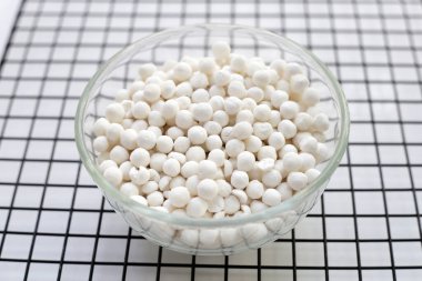 Büyük tapyoka incileri, sago tohumları.