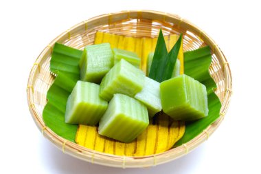 Buharda pişmiş pandan pastası. Tayland Tatlıları.