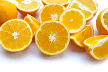 Taze portakal, yüksek C vitamini.