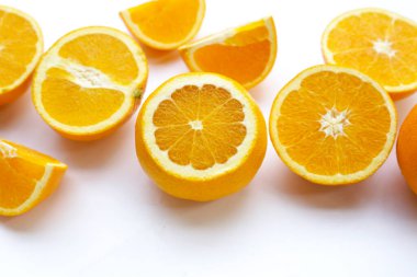 Taze portakal, yüksek C vitamini.