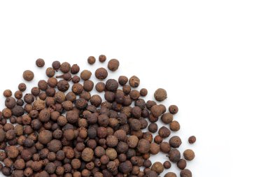 Allspice veya Jamaika biberi, mersin biberi