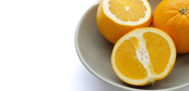 Taze portakal, yüksek C vitamini.