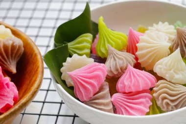 Alure, renkli Tayland tatlı tatlısı