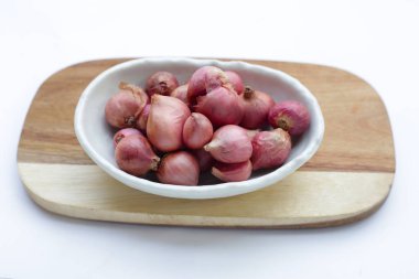 Beyaz bir arka plan üzerinde arpacık.