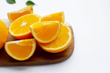 Taze portakal, yüksek C vitamini.