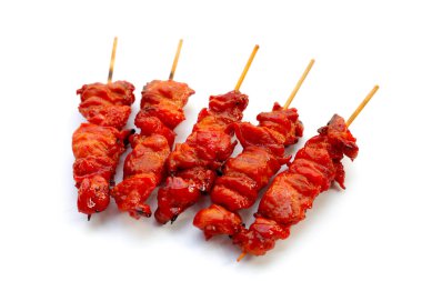 Tayland usulü ızgara tavuk. Tayland tavuk şişi sokak yemeği.