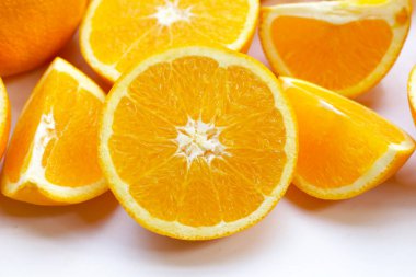 Taze portakal, yüksek C vitamini.