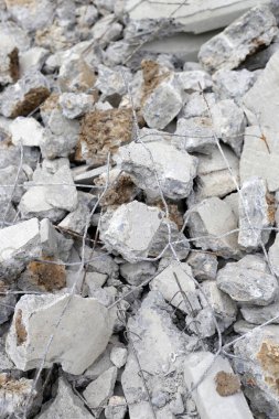 Yıkım üstüne yıkım.