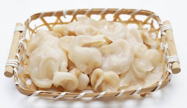 Beyaz jöle mantarı ya da beyaz kulak mantarı