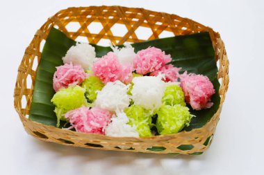 Tatlı hindistan cevizi topları, çıtır hindistan cevizi şekerlemeleri (Maprao Gaew). Geleneksel Tayland tatlısı