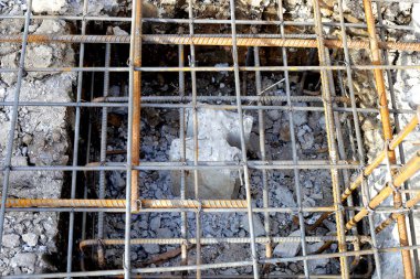 Beton yığınıyla beton dökmeden önce takviye, beton zemin 