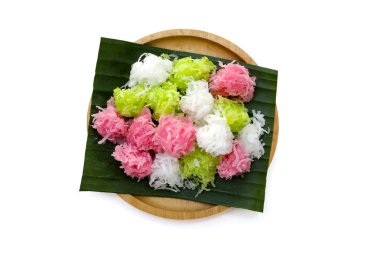 Tatlı hindistan cevizi topları, çıtır hindistan cevizi şekerlemeleri (Maprao Gaew). Geleneksel Tayland tatlısı