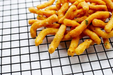 Tayland Kızarmış Hamuru, Tayland Tatlısı, Kanom Kan Bua