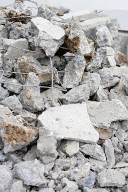 Yıkım üstüne yıkım.