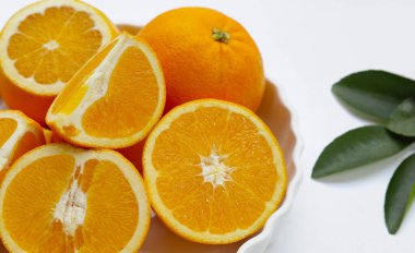 Taze portakal, yüksek C vitamini.