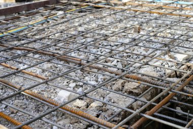 Beton yığınıyla beton dökmeden önce takviye, beton zemin