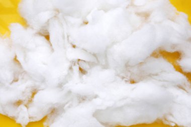 Sarı arka planda polyester kararlı lif.