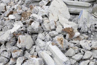 Yıkım üstüne yıkım.