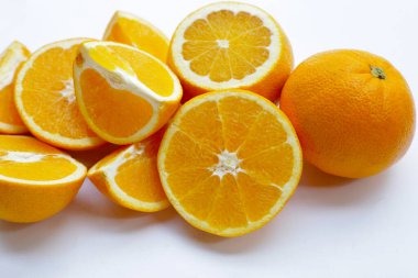 Taze portakal, yüksek C vitamini.