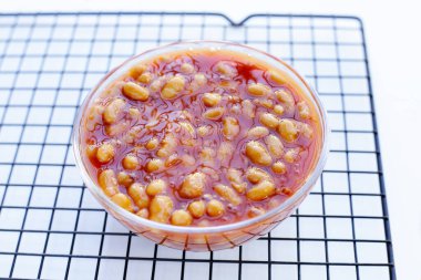 Domates soslu fırında fasulye.