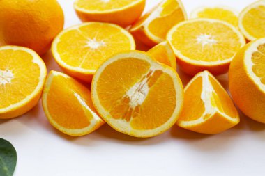 Taze portakal, yüksek C vitamini.