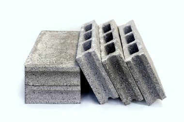Beton tuğla yığını, beton bloklar.