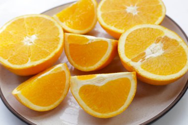 Taze portakal, yüksek C vitamini.