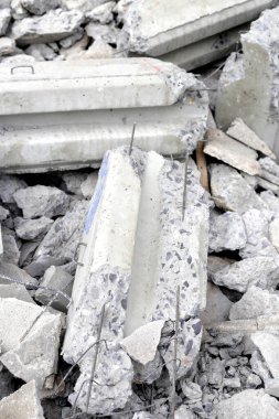 Yıkım üstüne yıkım.