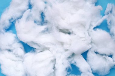 Mavi arkaplanda polyester kararlı lif.