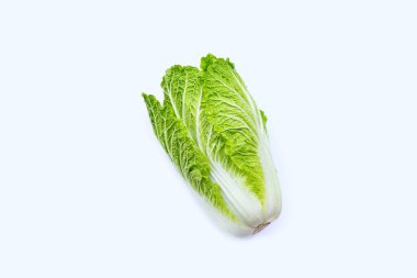 Beyaz arka planda Çin lahanası. Boşluğu kopyala