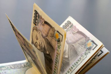 On bin Yen, Japon Yen Notları