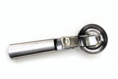 Dondurma kepçesi beyaz arka planda